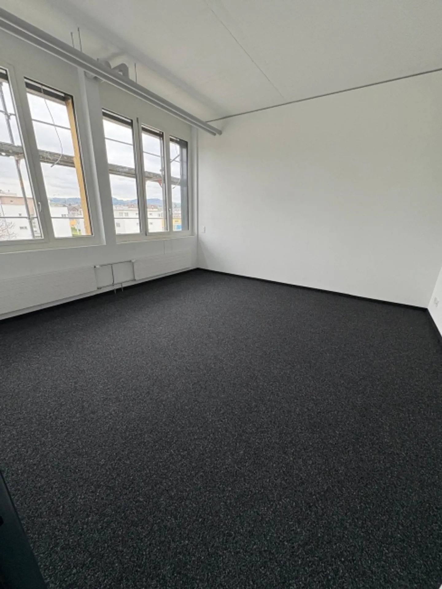 Expanded small office spaces with great tenant mix - Photo 3 of 7