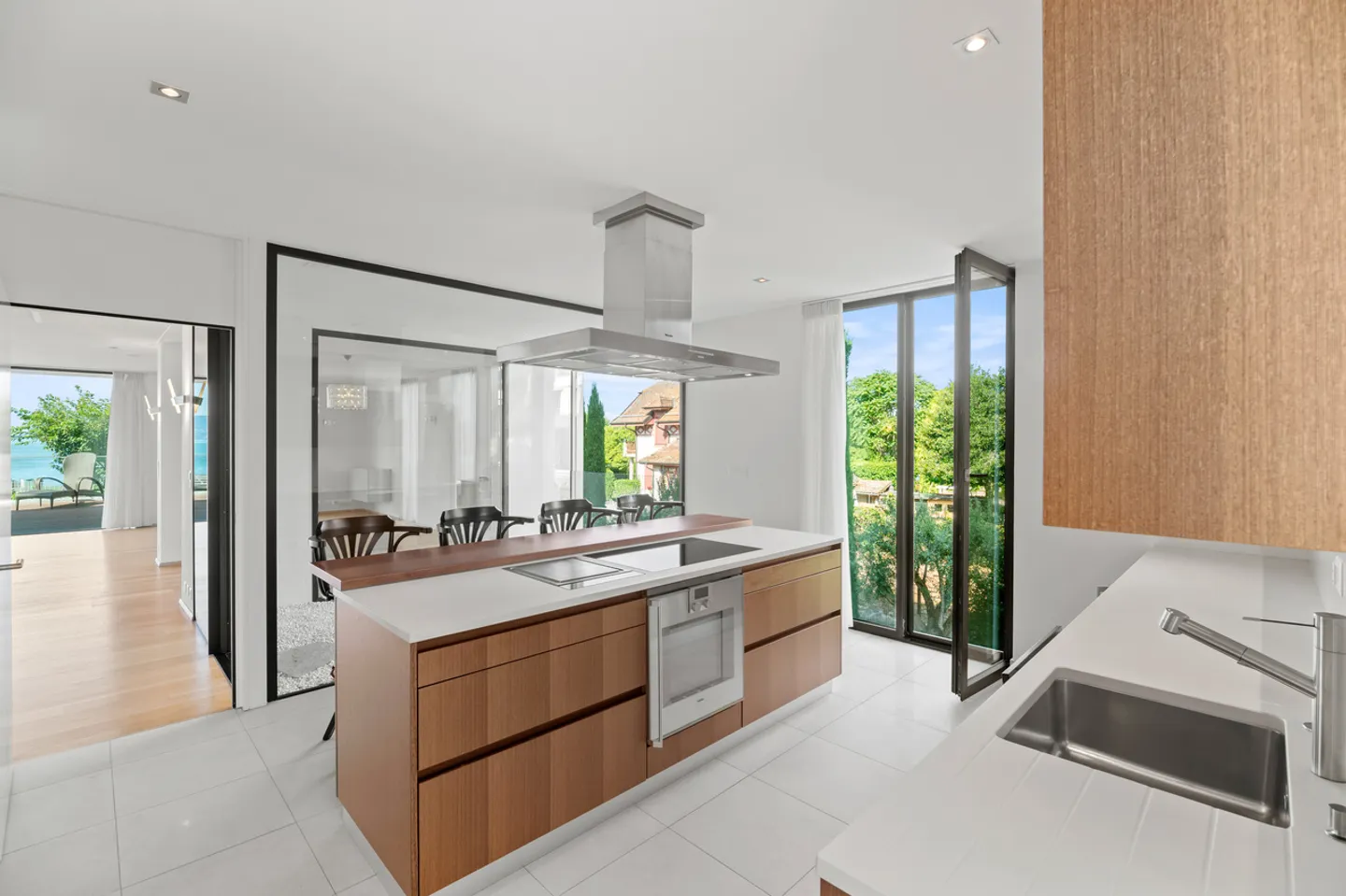 Hochwertige Duplexwohnung mit Panoramablick, 2. Reihe vom See - Foto 4 von 9