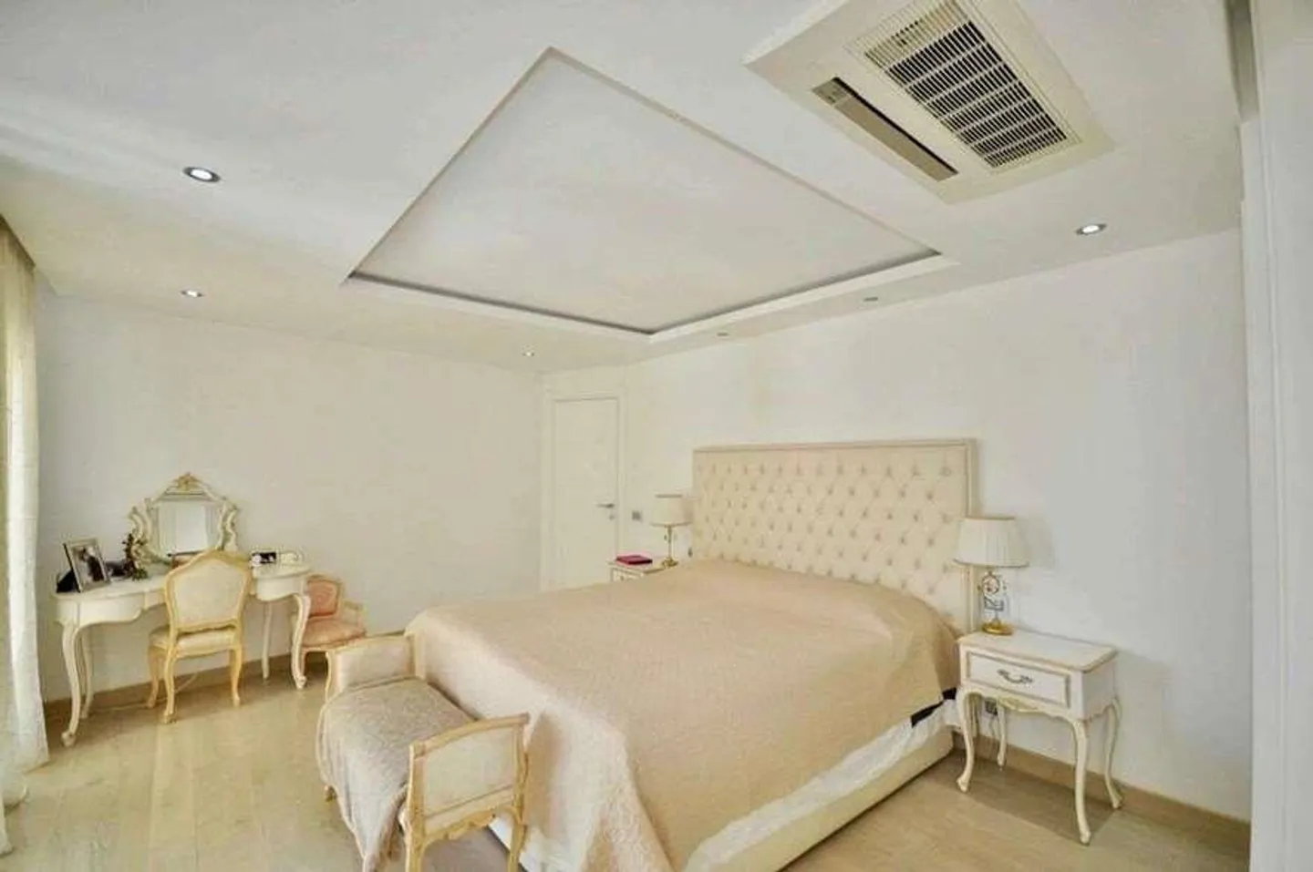 Exclusive Villa with Lake View in Comano - Photo 8 of 10