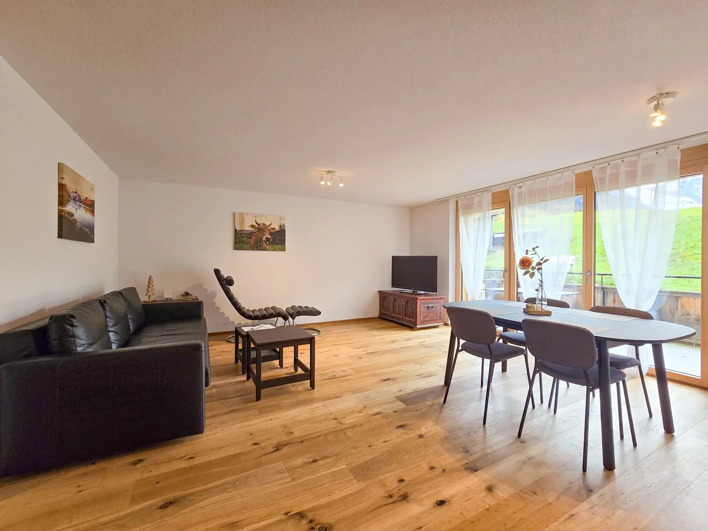 Appartement moderne de 2,5 pièces avec balcon et belle vue à Kandergrund - Photo 10 sur 21