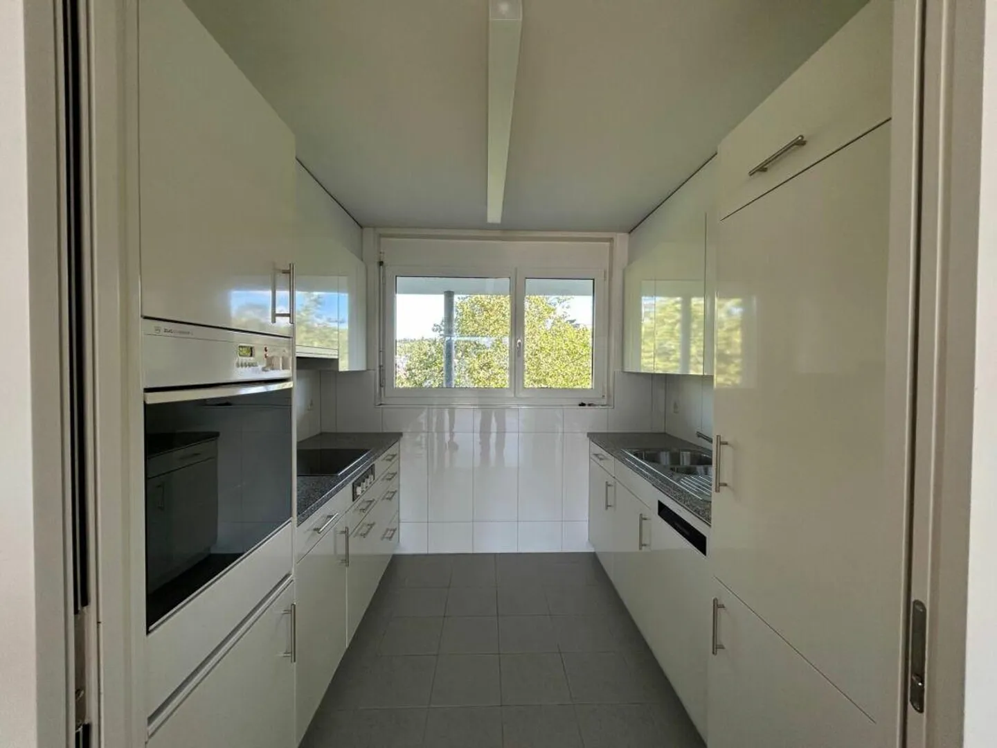 Appartement 3.5 pièces attrayant et bien entretenu dans un emplacement central - Photo 1 sur 8