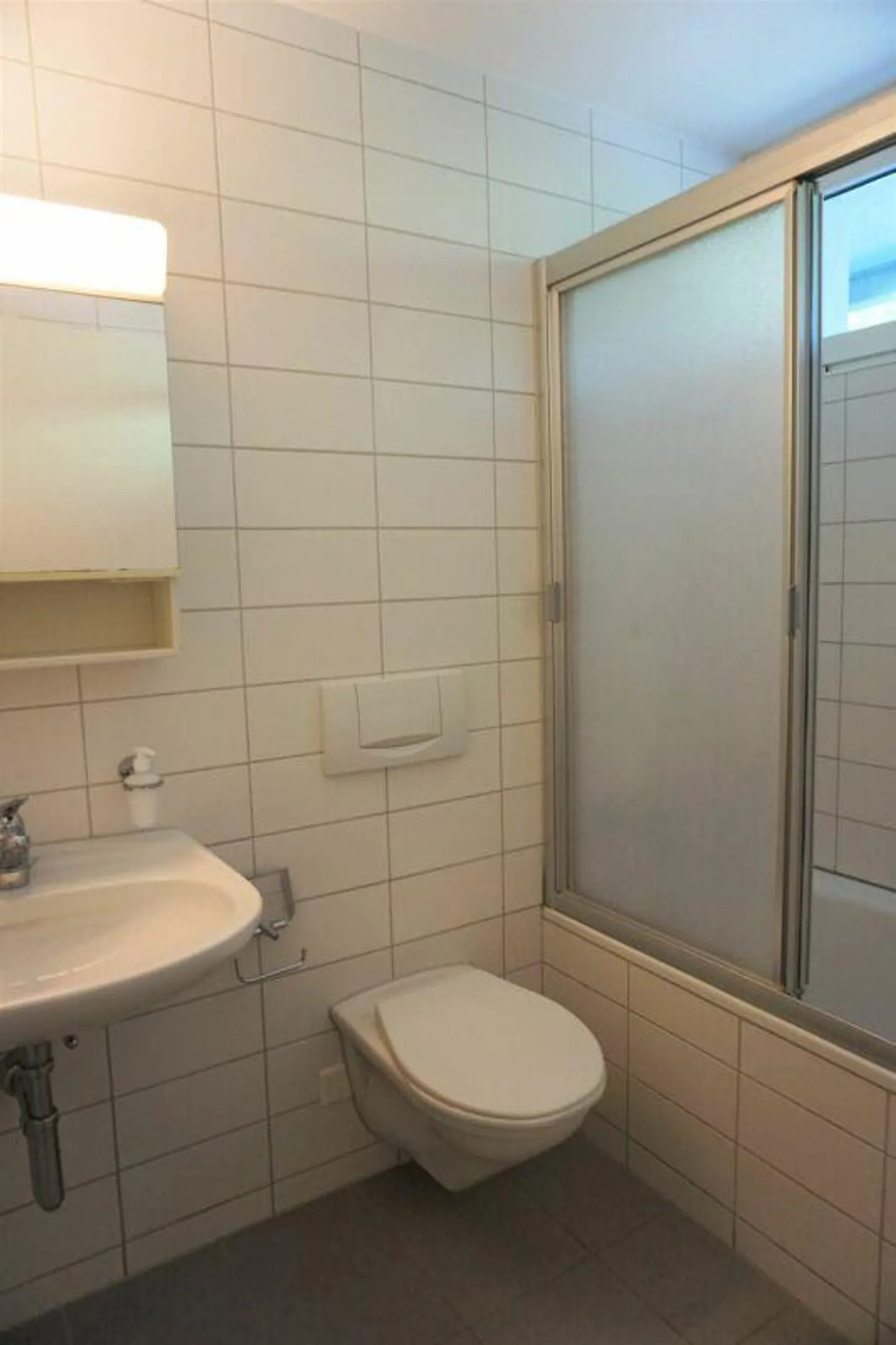 Appartement 3.5 pièces attrayant et bien entretenu dans un emplacement central - Photo 5 sur 8