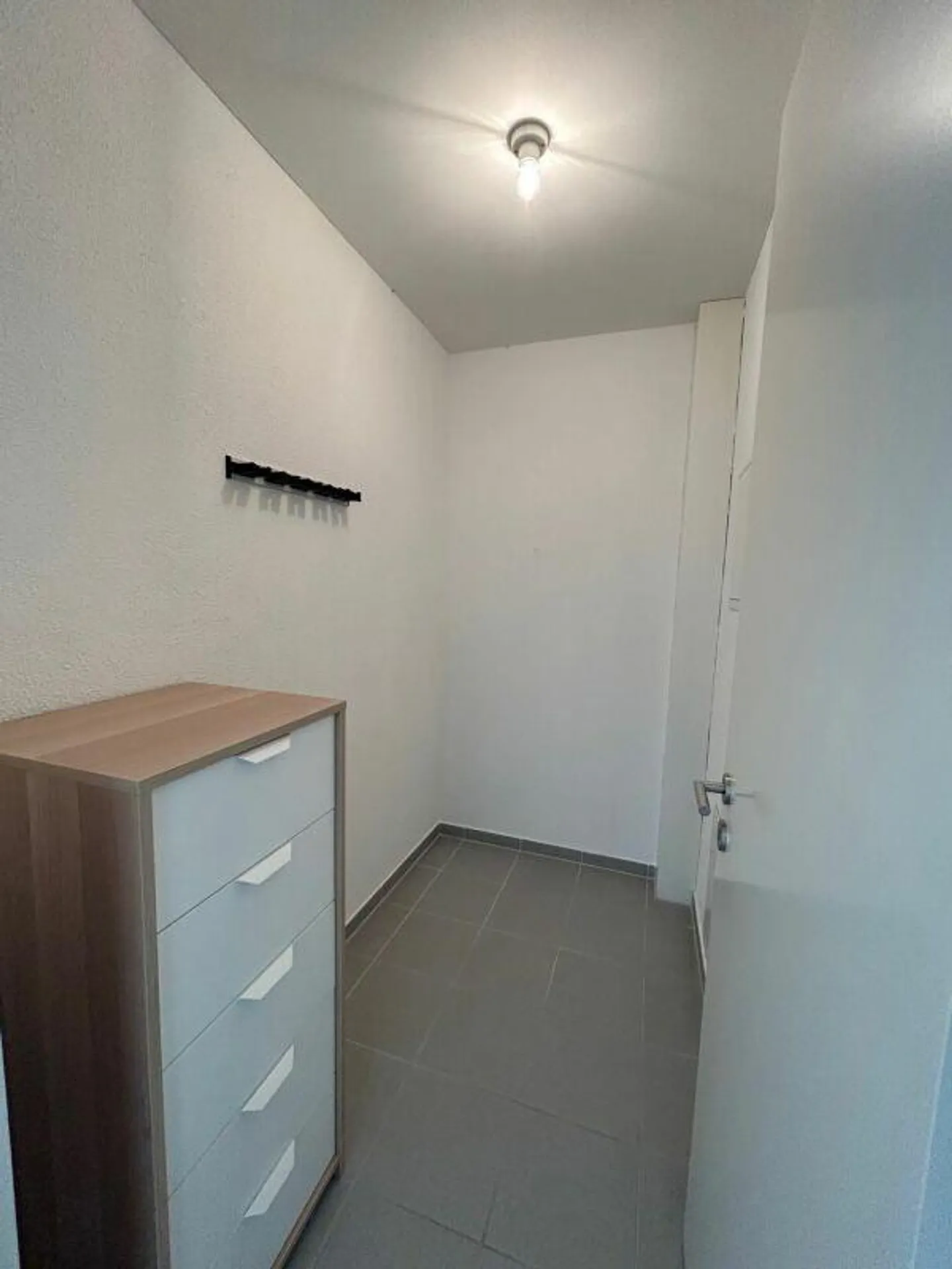 Appartement 3.5 pièces attrayant et bien entretenu dans un emplacement central - Photo 6 sur 8