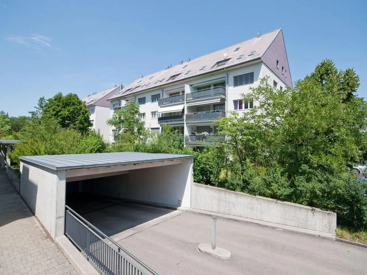 Einstellplätze an der Höglerstrasse zu vermieten - Foto 1 von 1