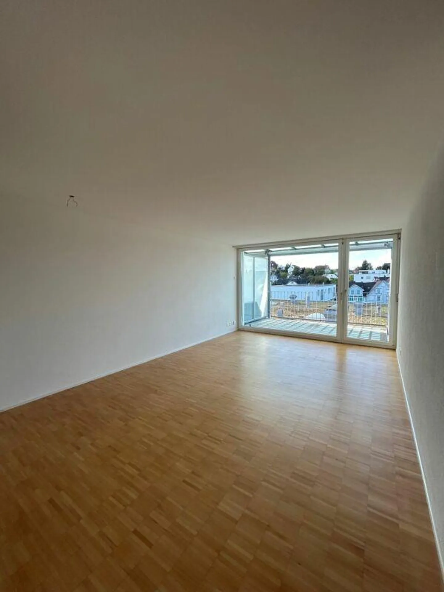 Appartement 3.5 pièces attrayant et bien entretenu dans un emplacement central - Photo 3 sur 8