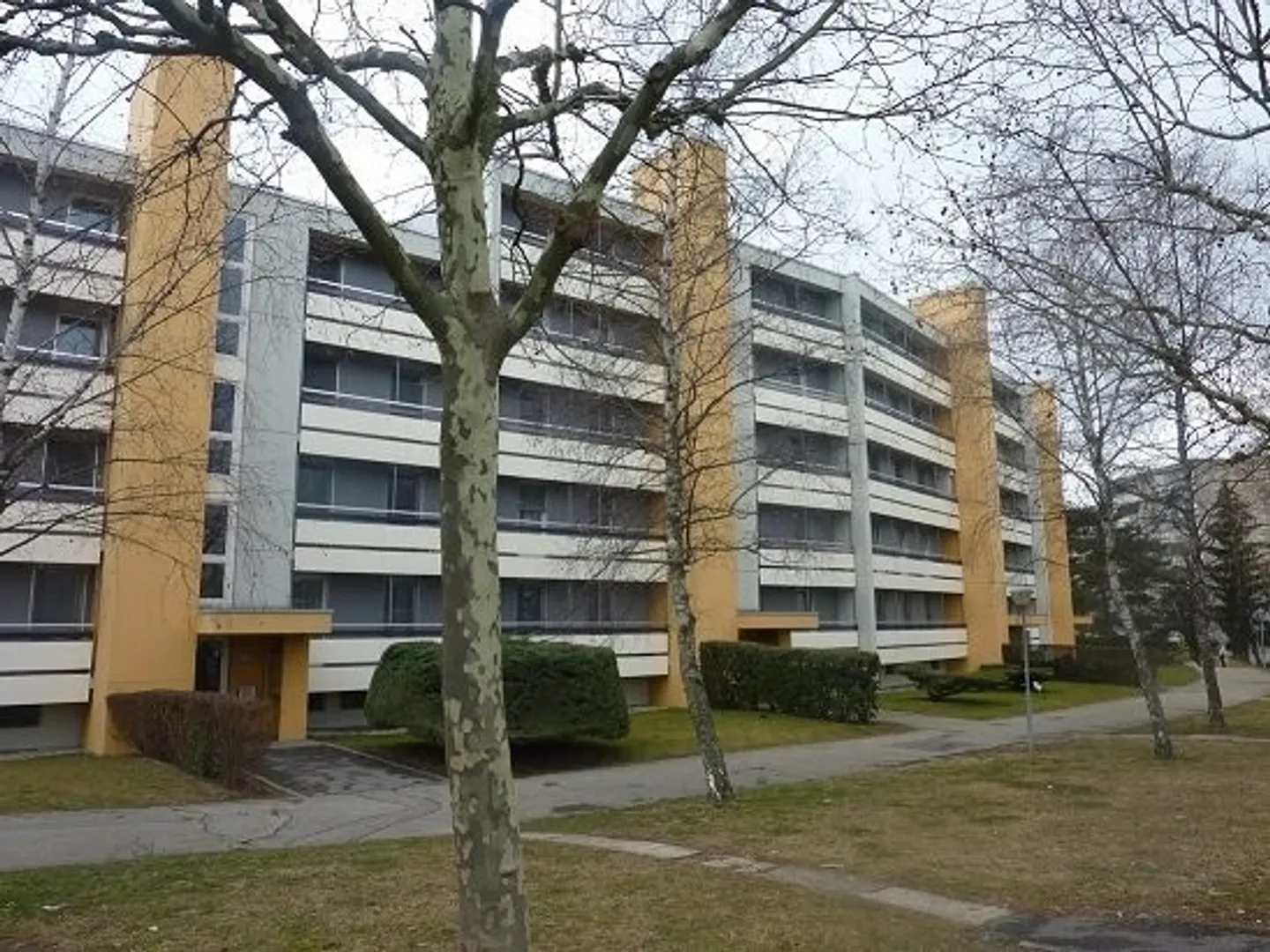 Places de parc dans garage souterrain - Photo 1 sur 1