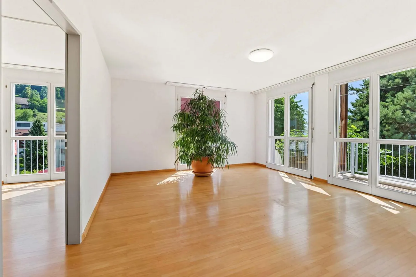 Spacious Family Home in Weggis - Photo 2 of 4