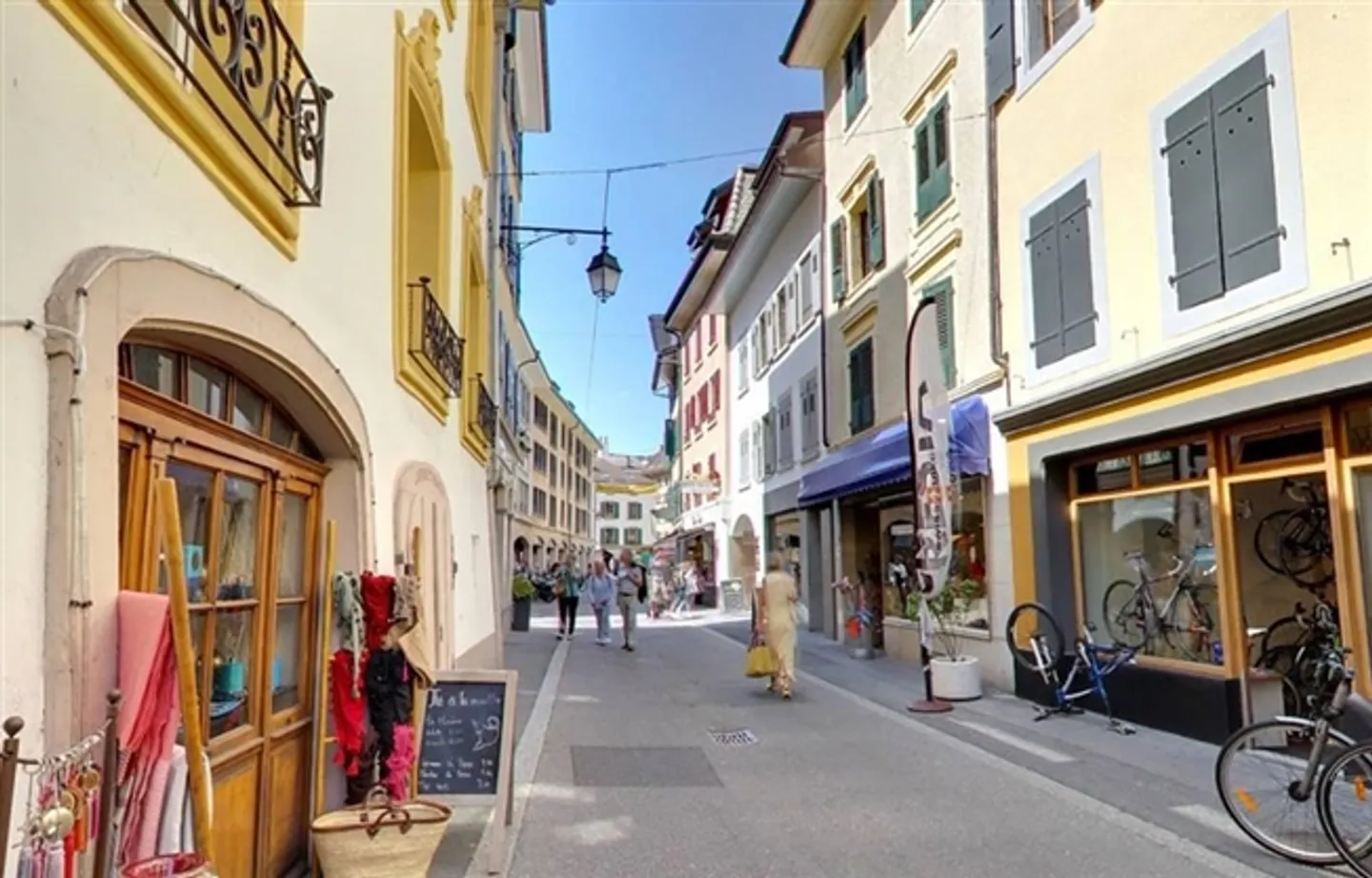Charming attic apartment with 3 rooms on the 4th floor - Photo 1 of 7