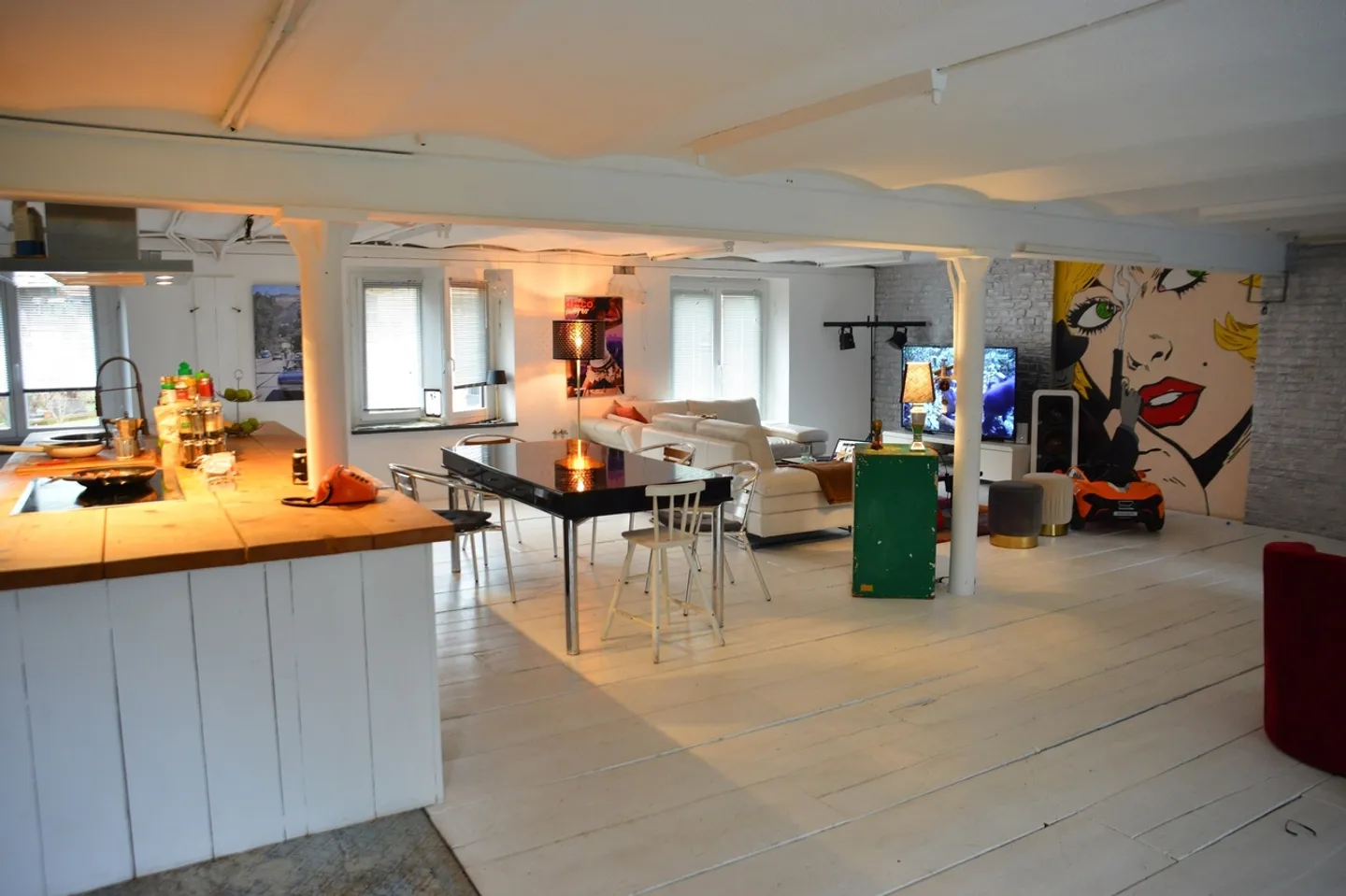 Einzigartige Villa mit großem Atelier in Chateau d'Oex - Foto 7 von 11