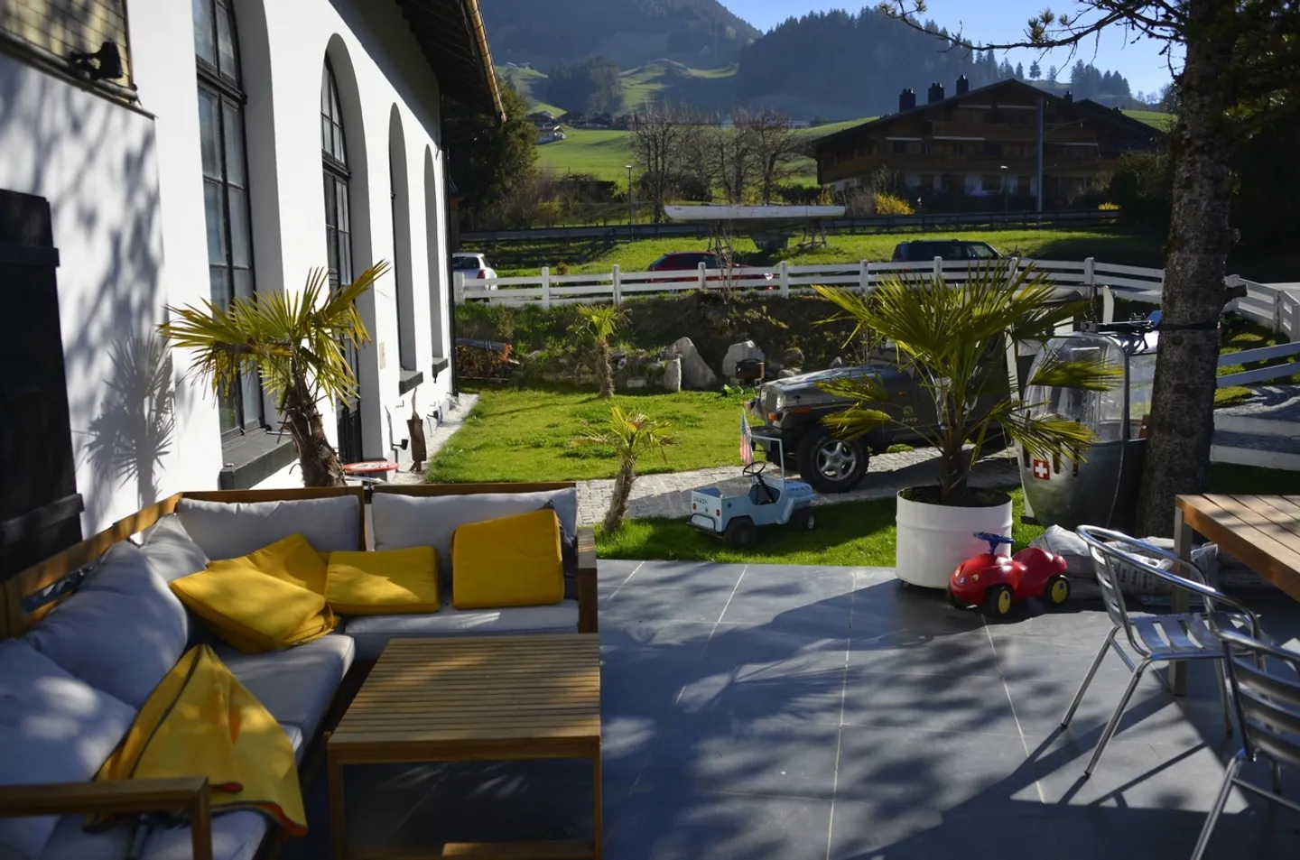 Einzigartige Villa mit großem Atelier in Chateau d'Oex - Foto 9 von 11