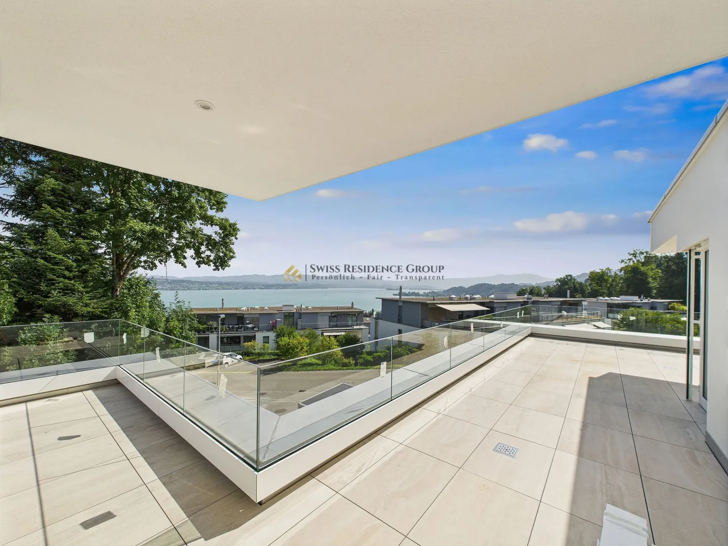 Vivere lussuoso con ascensore privato, aria condizionata e vista lago - Foto 1 di 16