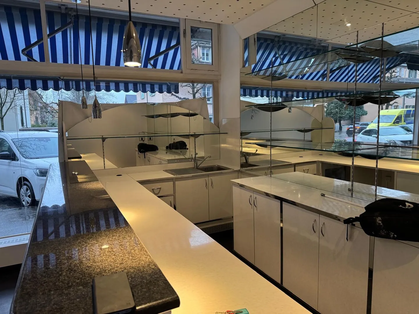 Magnificent commercial unit of approximately 113 m2 - Photo 3 of 21