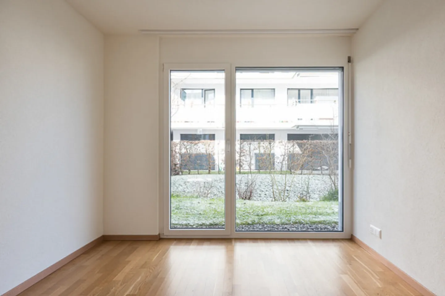 FAMILIENWOHNUNG IM GRÜNEN - Foto 7 von 8