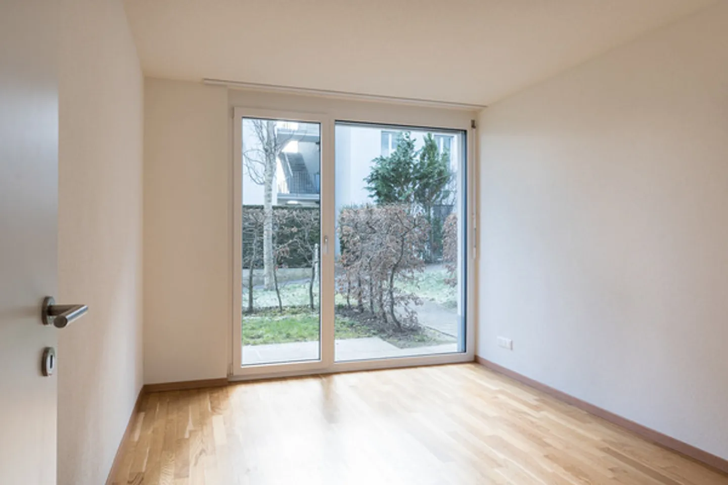 FAMILIENWOHNUNG IM GRÜNEN - Foto 8 von 8