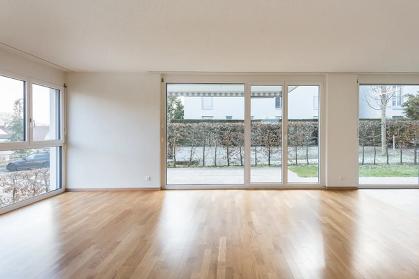 FAMILIENWOHNUNG IM GRÜNEN - Foto 2 von 8