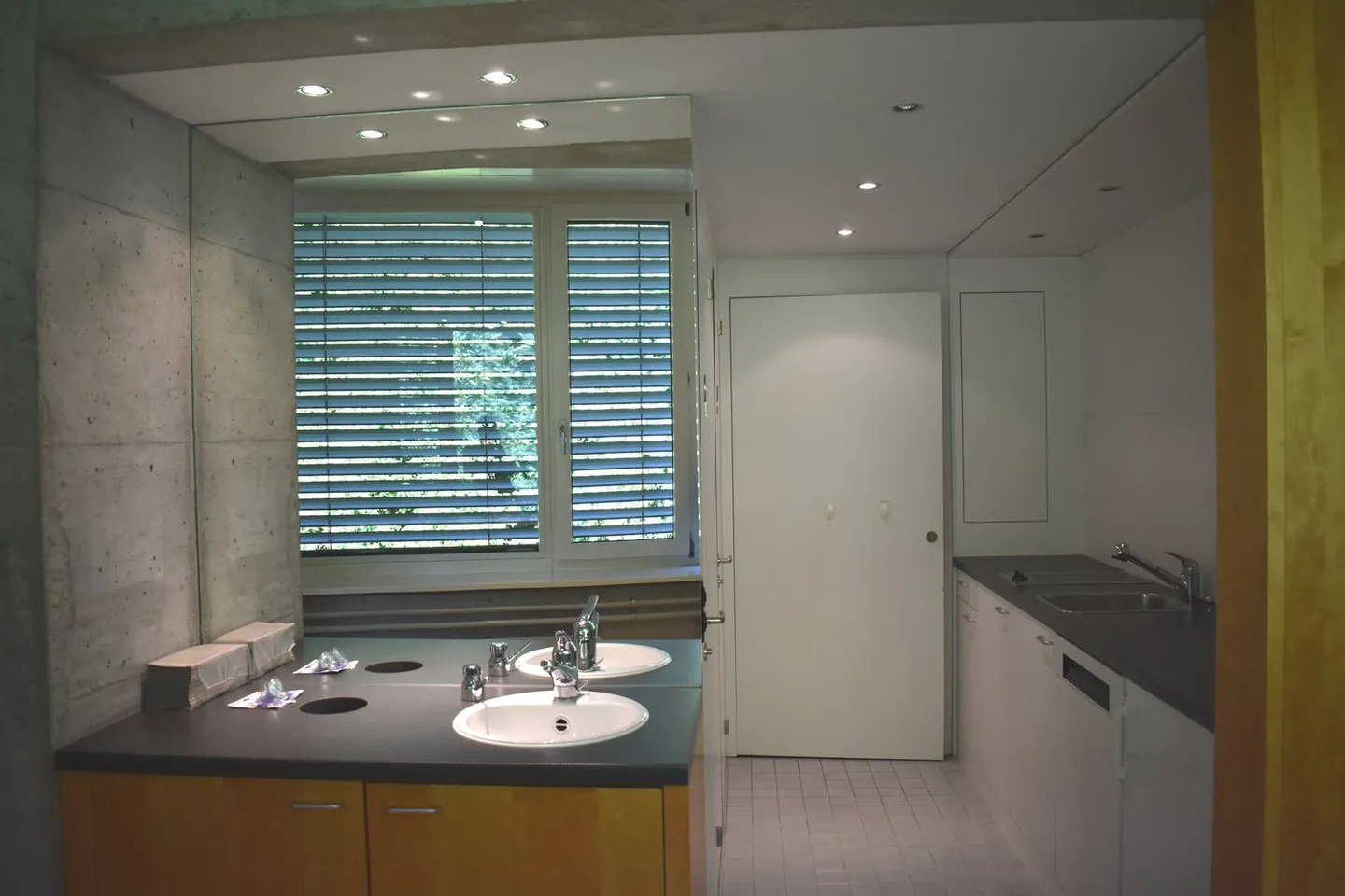 Looking for tenants for office community - Photo 4 of 5