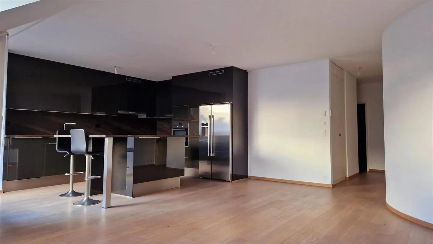 CHÊNE-BOURG | BEL APPARTAMENTO CON 4 CAMERE NEL SOTTOTETTO - Foto 3 di 13