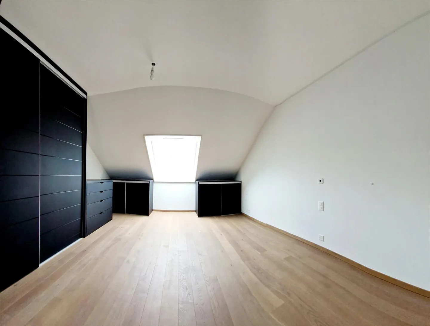 CHÊNE-BOURG | BEL APPARTAMENTO CON 4 CAMERE NEL SOTTOTETTO - Foto 9 di 13