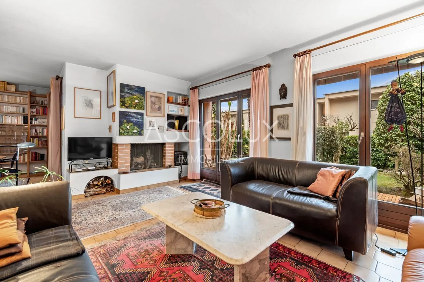 Maison mitoyenne de 5 pièces avec jardin privé et piscine extérieure commune - Photo 8 sur 13