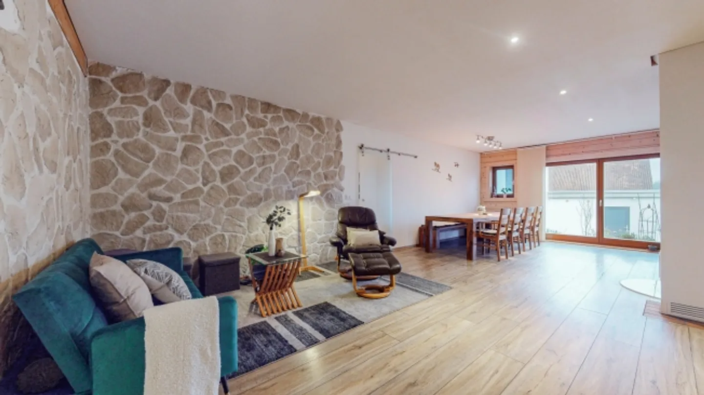 SENSO DI CHALET MODERNO NEL CUORE DI STÜSSLINGEN - Foto 2 di 8