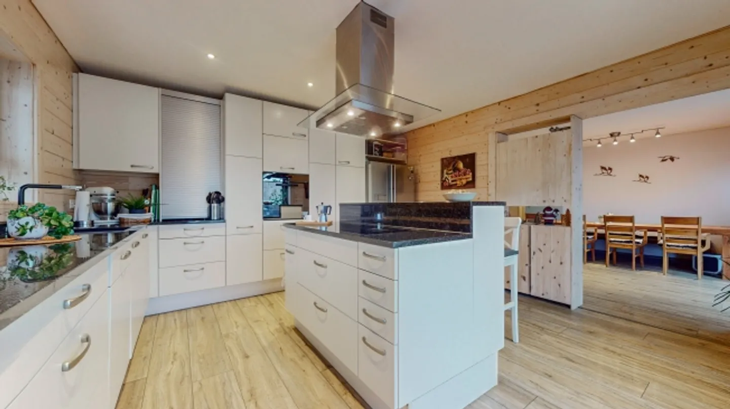 SENSO DI CHALET MODERNO NEL CUORE DI STÜSSLINGEN - Foto 7 di 8