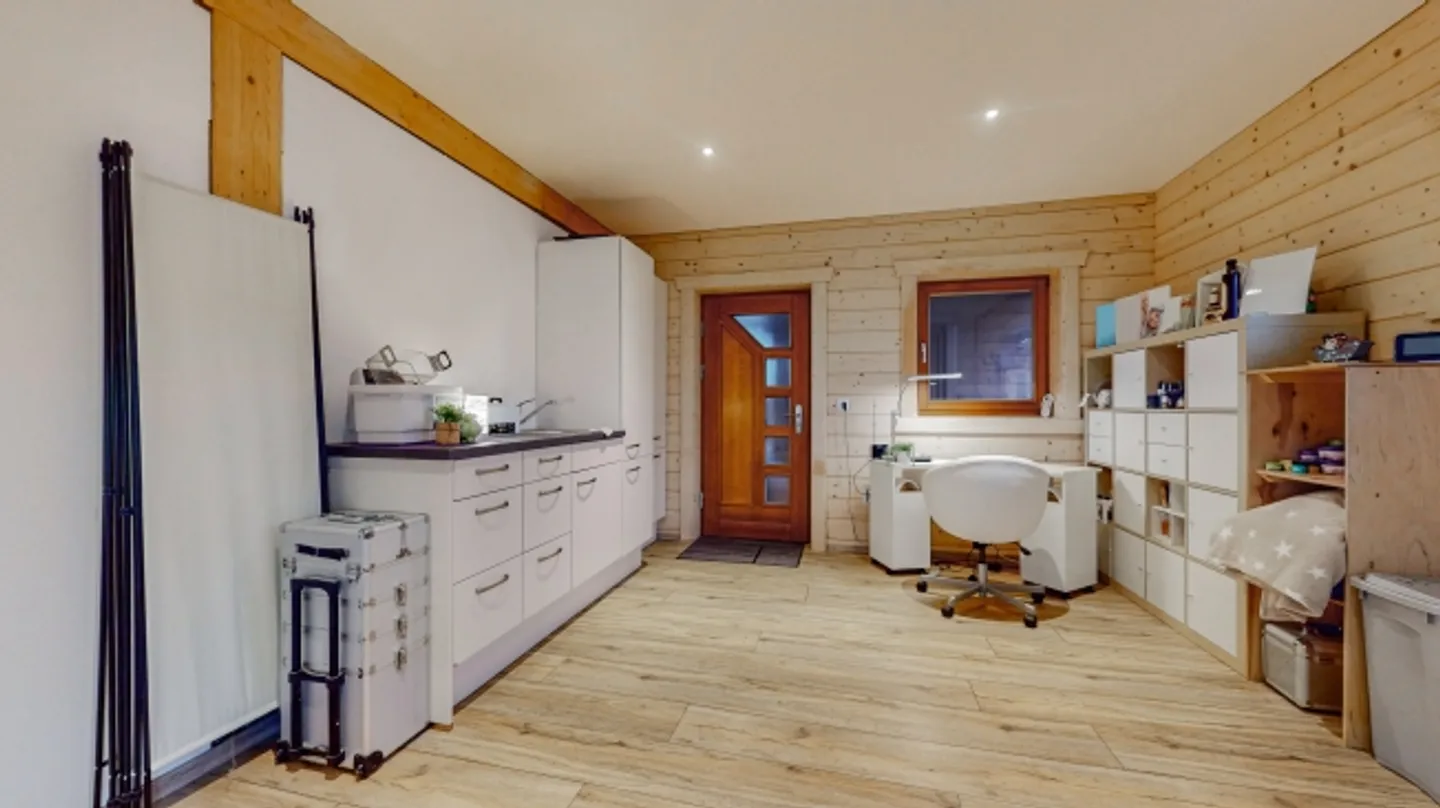SENSO DI CHALET MODERNO NEL CUORE DI STÜSSLINGEN - Foto 8 di 8