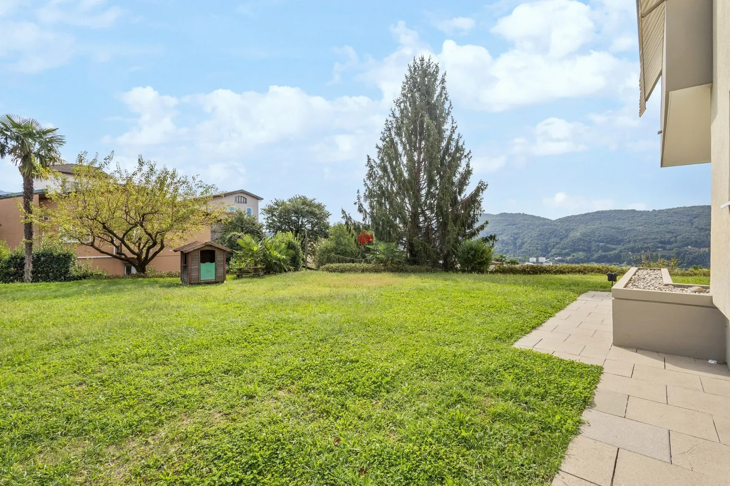 Tranquility and comfort just steps from Chiasso - Photo 9 of 10