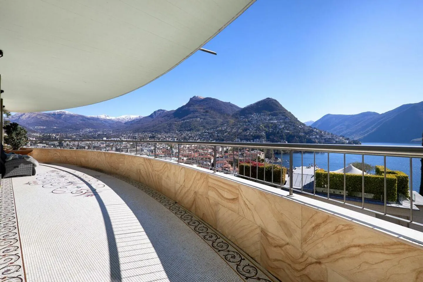 Lusso e vista lago nel cuore di Lugano - Photo 2 of 23