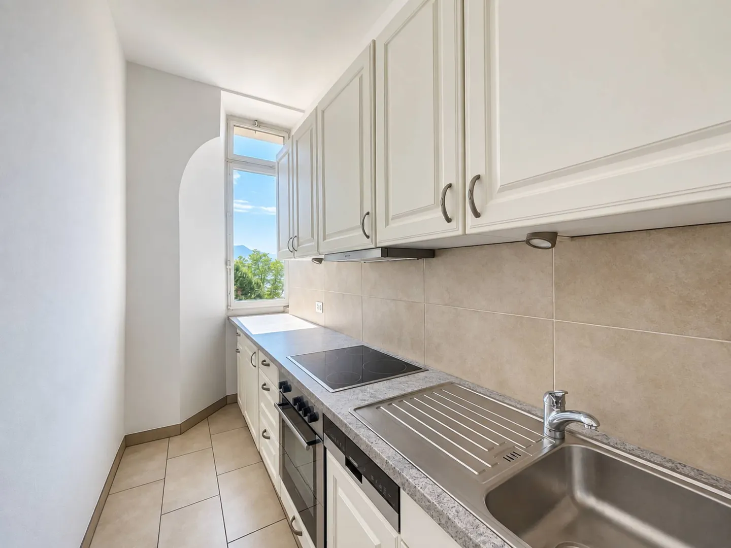 Helles Apartment mit Seeblick - Foto 4 von 6