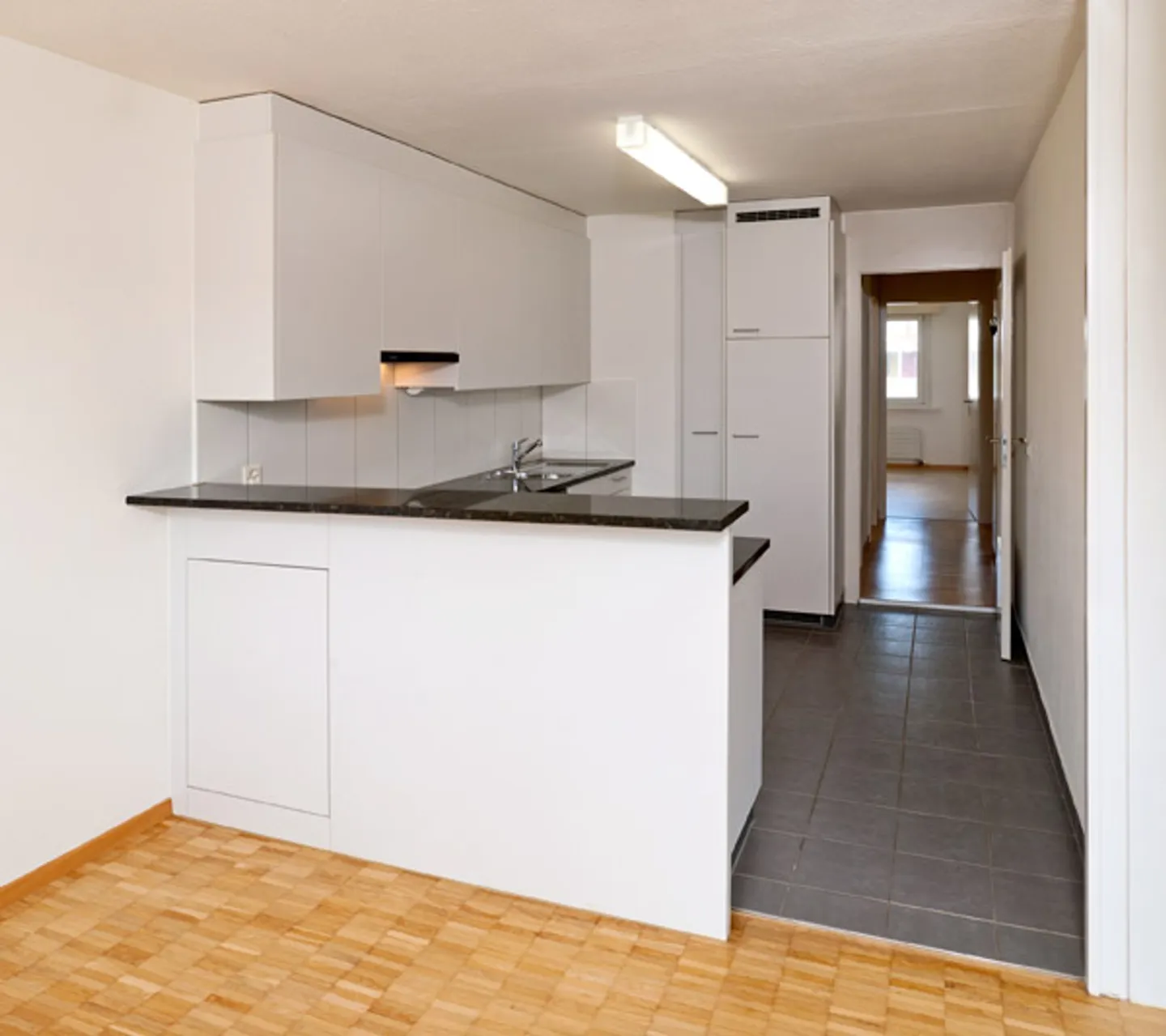 Apartment for rent - Photo 5 of 8