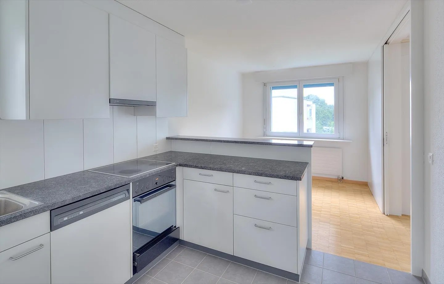 Apartment for rent - Photo 6 of 8