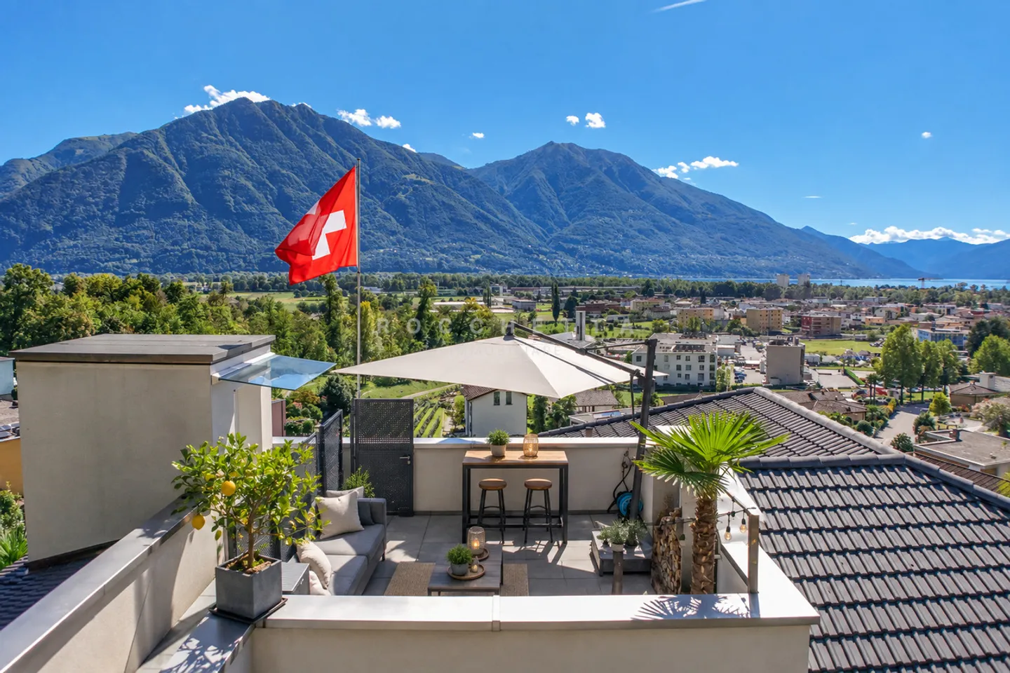 Lifestyle with a view – exclusive penthouse in Gordola - Photo 3 of 15