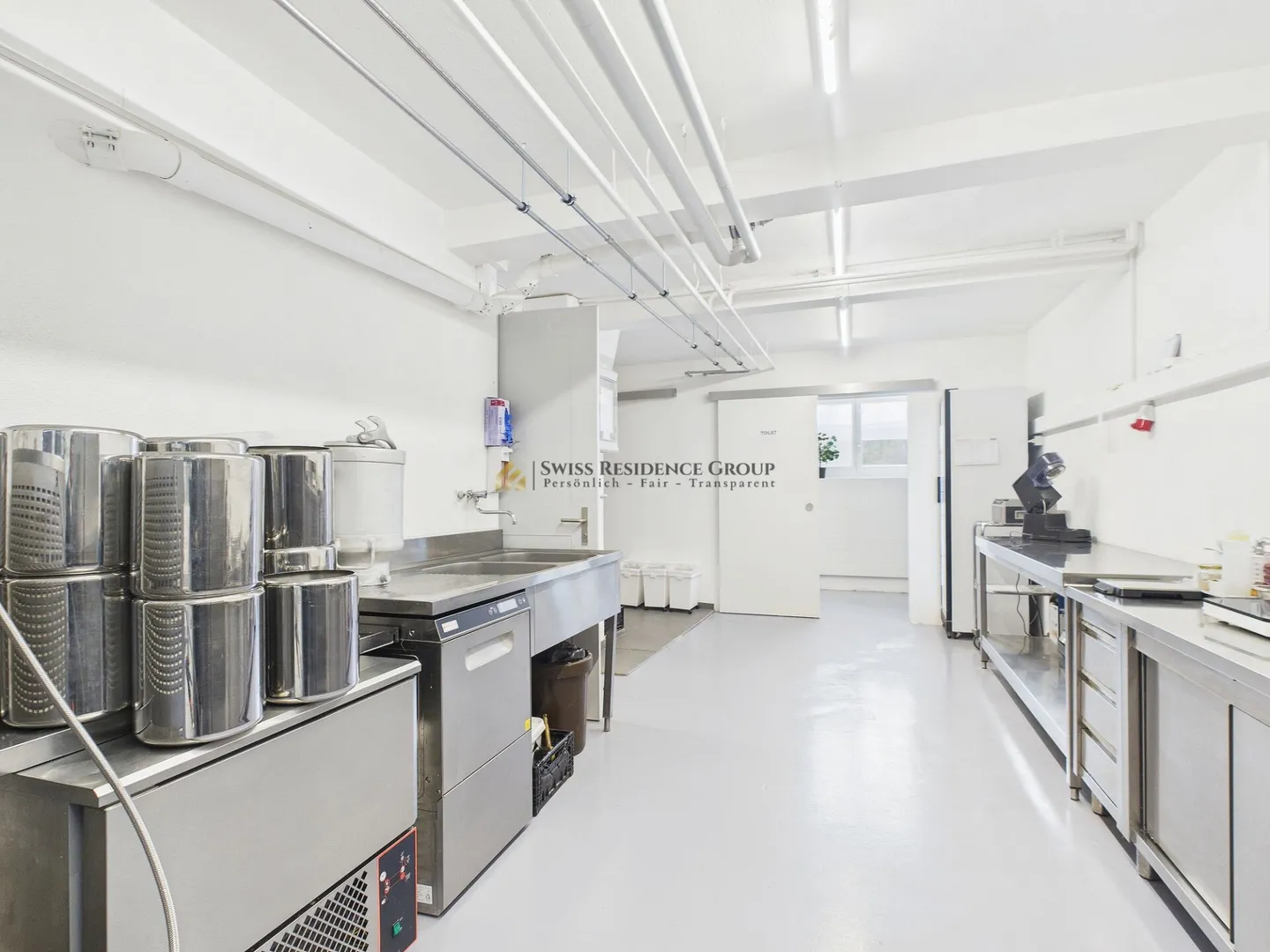 Ready-to-use gastronomy space with terrace in excellent Zurich location - Photo 11 of 12