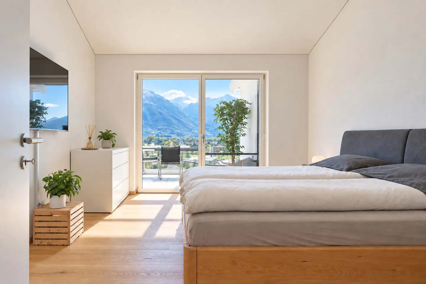 Lifestyle with a view – exclusive penthouse in Gordola - Photo 8 of 15