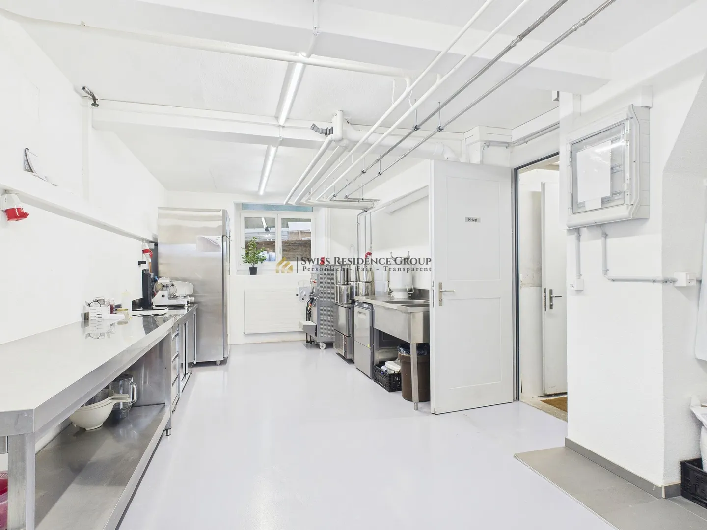Ready-to-use gastronomy space with terrace in excellent Zurich location - Photo 9 of 12