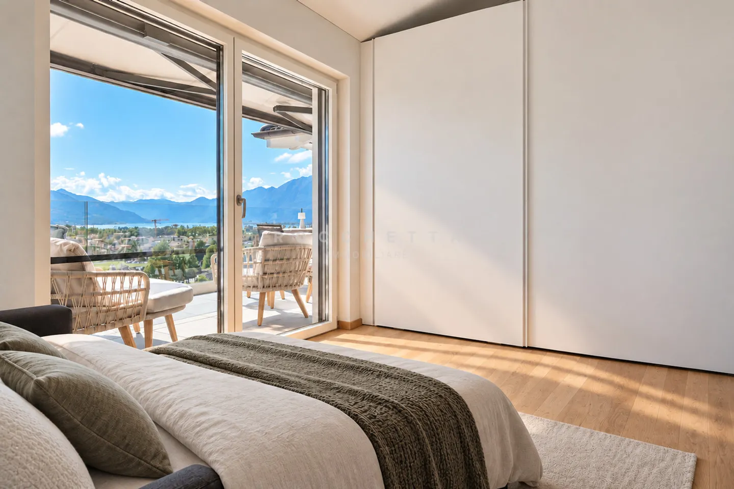 Lifestyle with a view – exclusive penthouse in Gordola - Photo 9 of 15