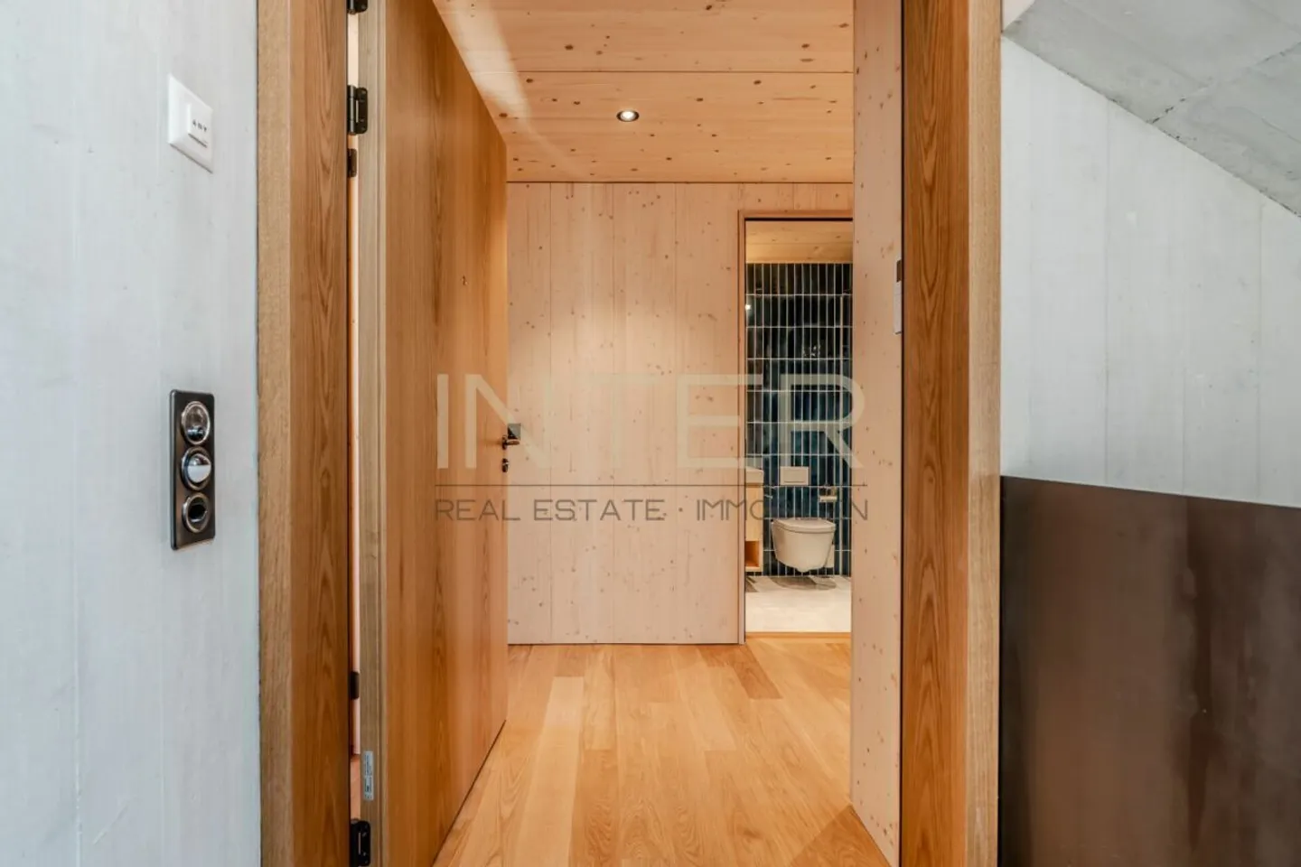 Première occupation à Risch : Maisonette exclusive de 4,5 pièces avec galerie, cheminée et deux loggias - Photo 10 sur 30