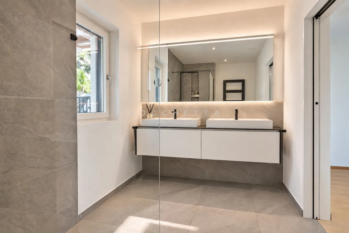 Lifestyle with a view – exclusive penthouse in Gordola - Photo 12 of 15