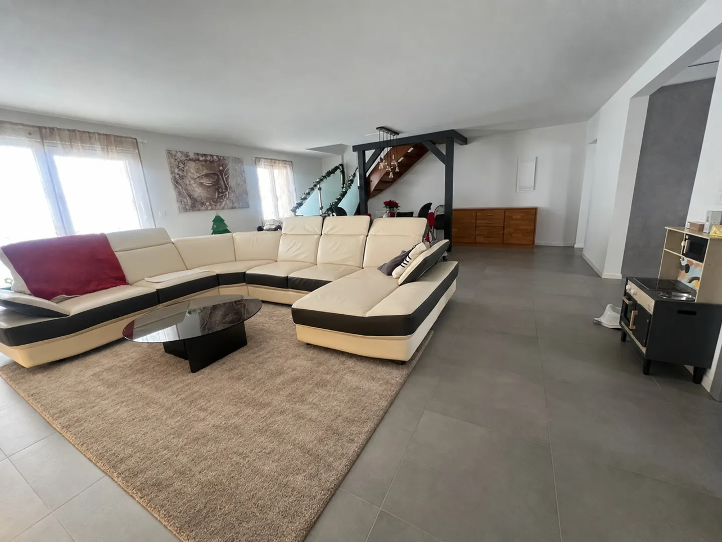 Spacious 5.5-room duplex apartment - Photo 3 of 11