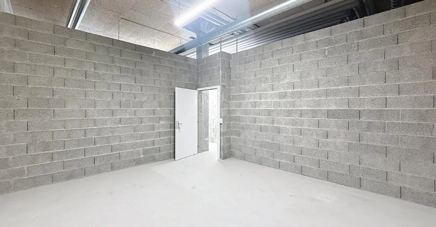 DEPOSIT - On the ground floor - Photo 3 of 4