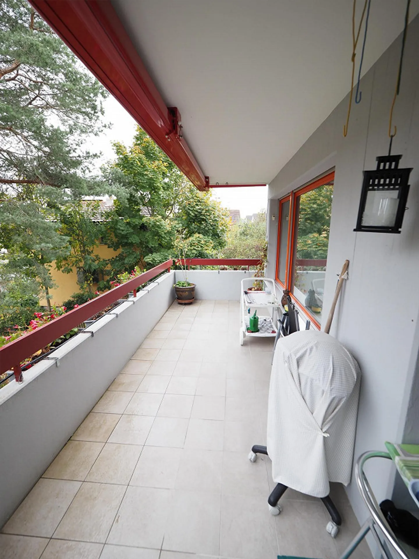 Condominio di 5,5 stanze in una posizione centrale - Foto 2 di 10