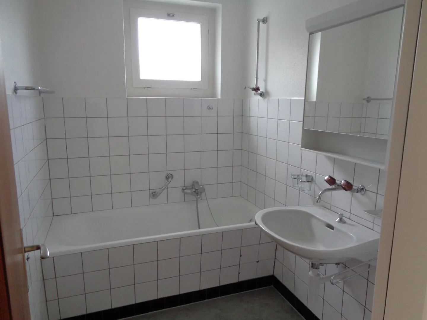 Appartement moderne avec balcon - Photo 4 sur 13