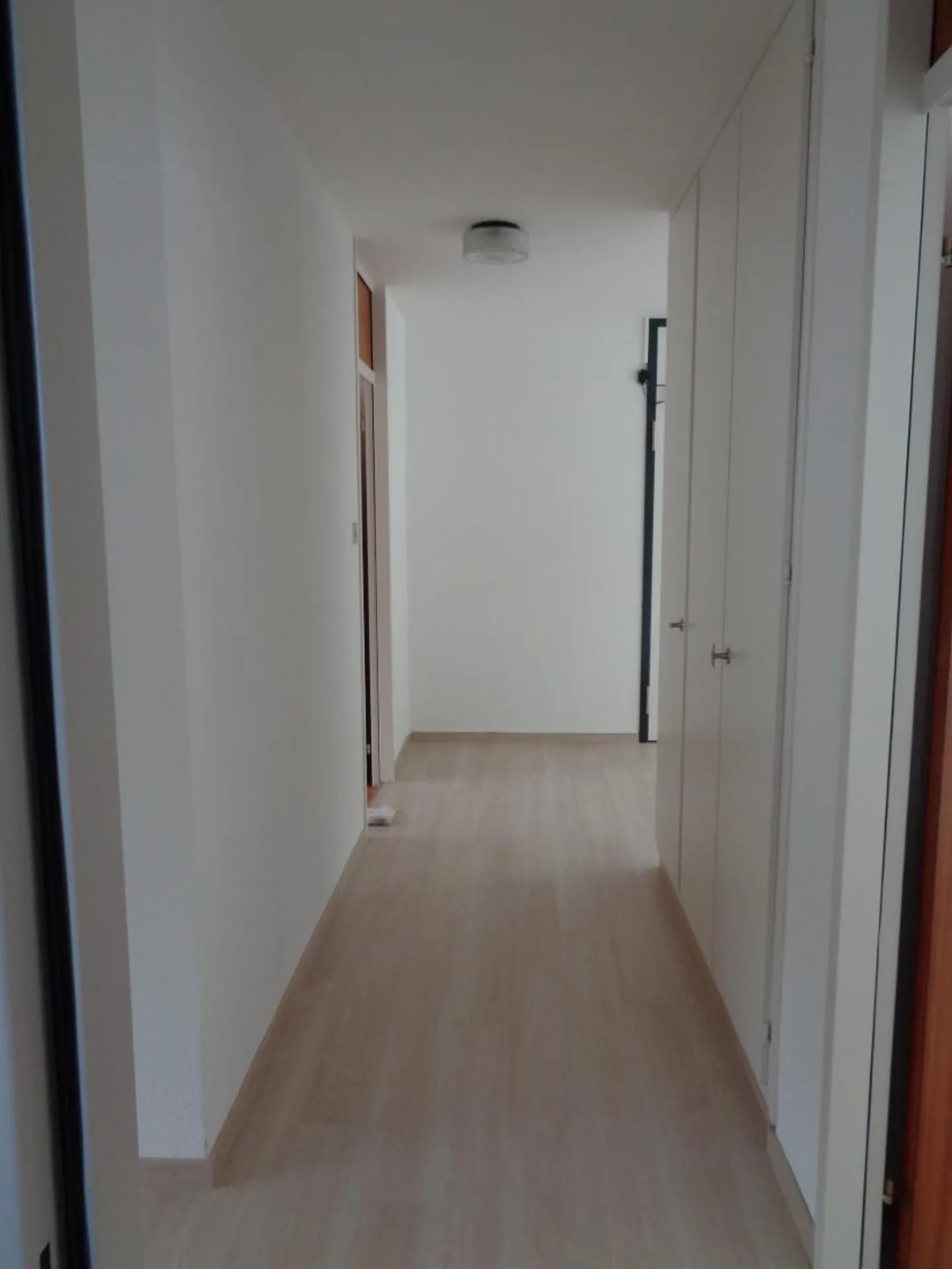 Appartement moderne avec balcon - Photo 7 sur 13