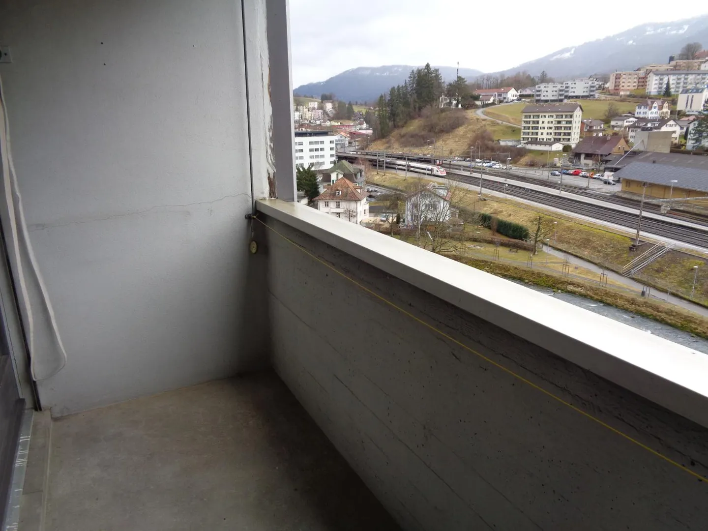 Appartement moderne avec balcon - Photo 8 sur 13