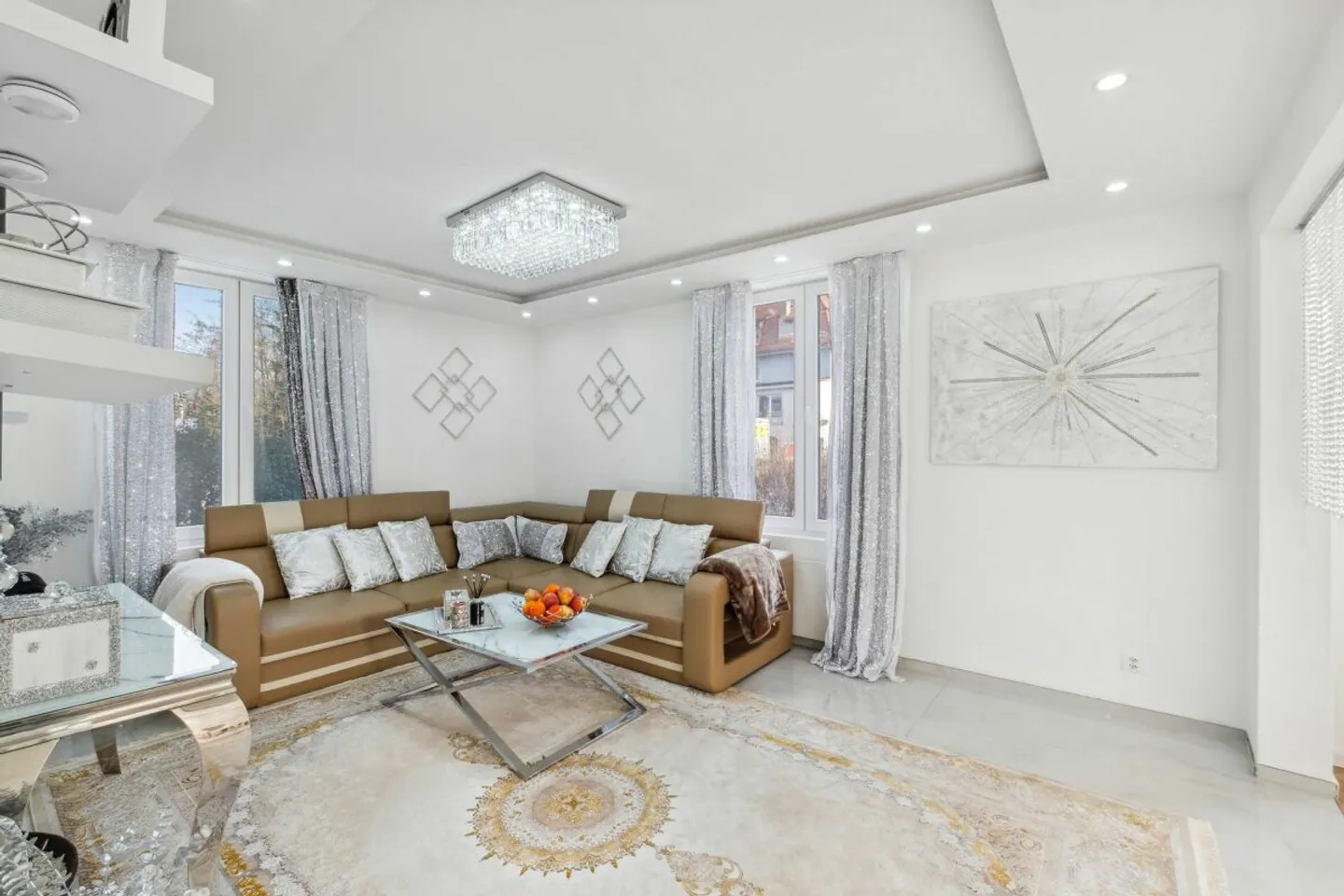 Charmantes Familienhaus mit Garten - Foto 4 von 10