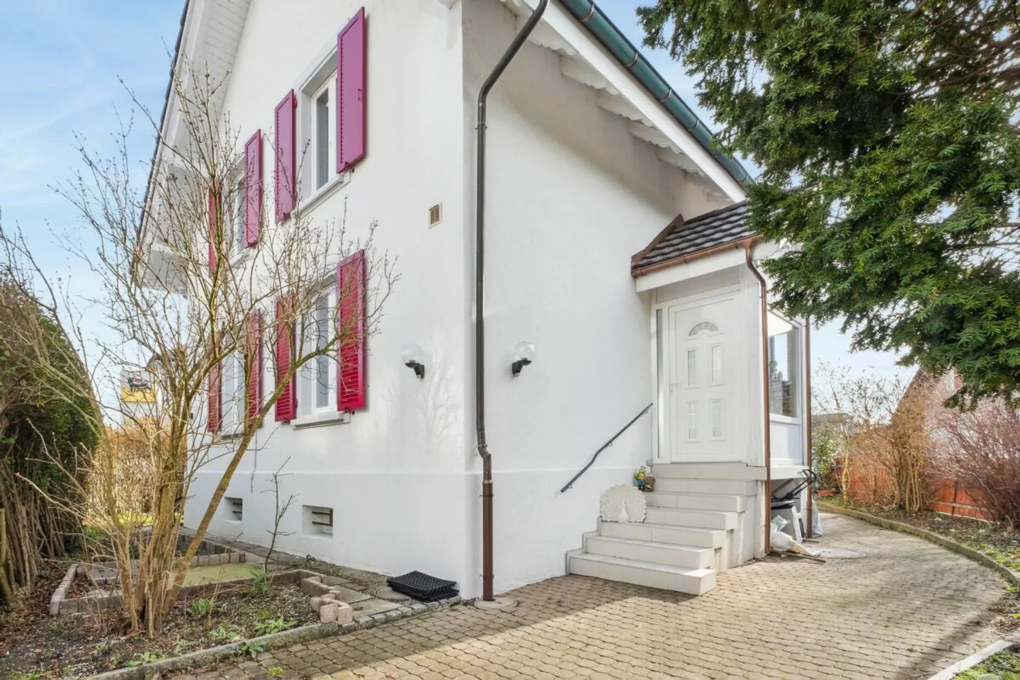 Charmantes Familienhaus mit Garten - Foto 1 von 10