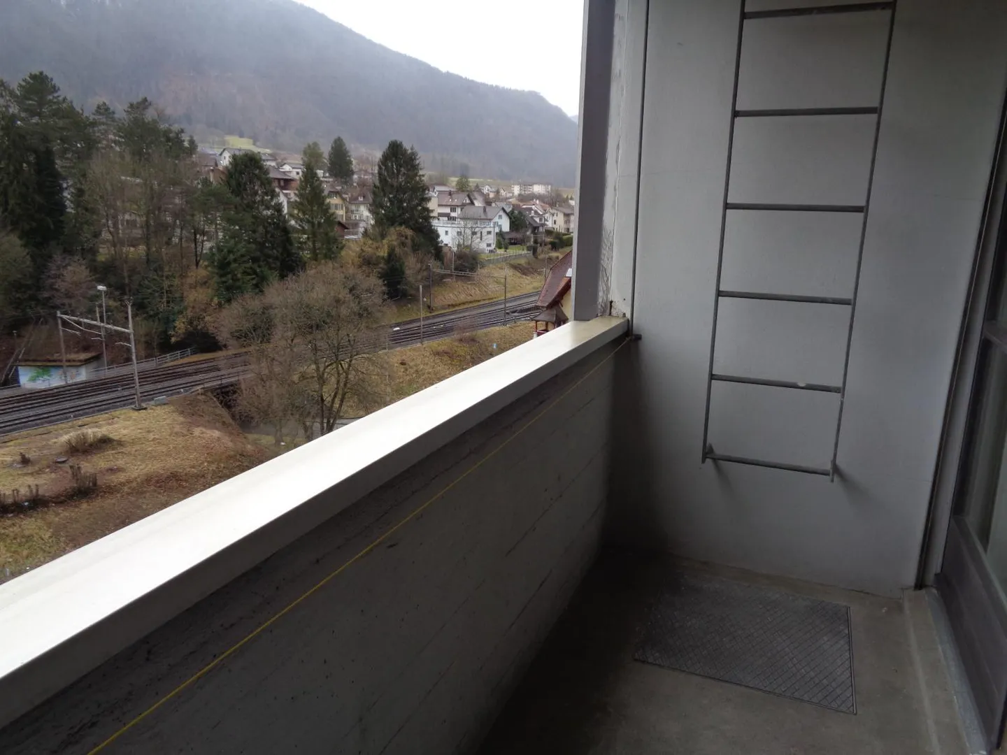 Appartement moderne avec balcon - Photo 9 sur 13