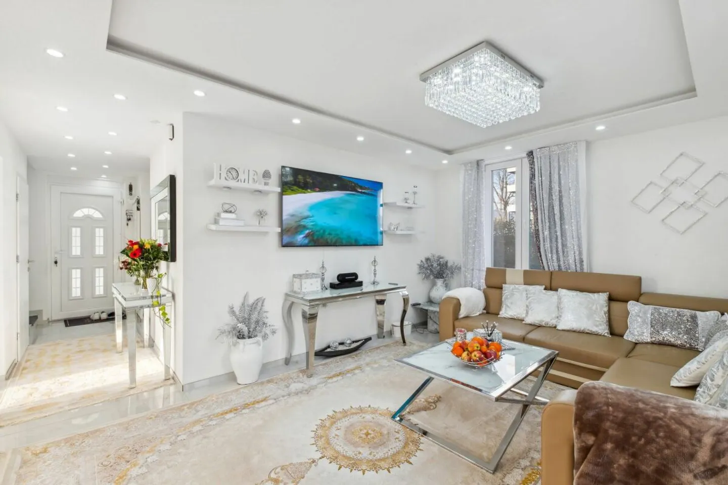 Charmantes Familienhaus mit Garten - Foto 3 von 10