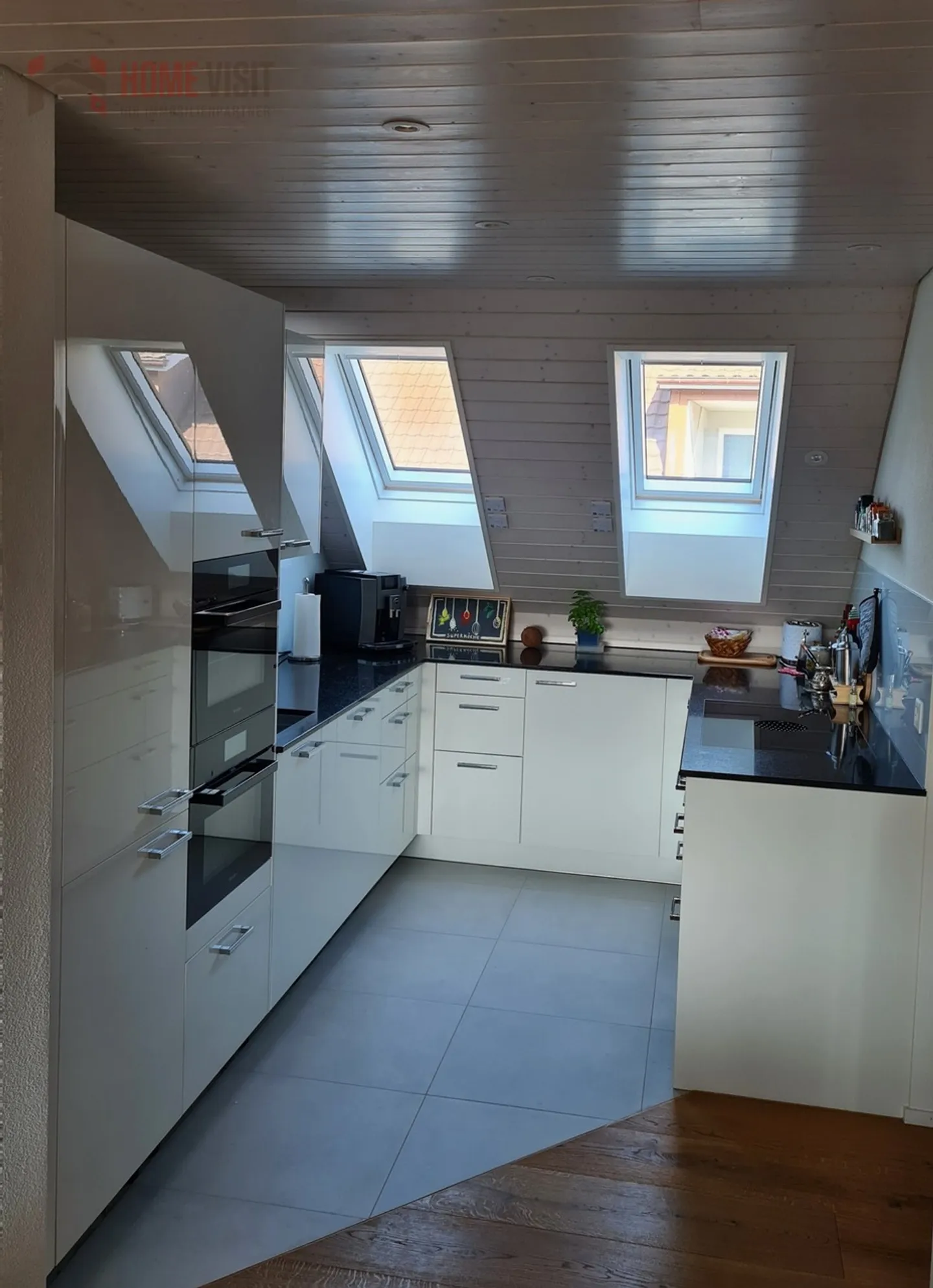 Modern penthouse apartment with premium features & expansion potential - Photo 3 of 7