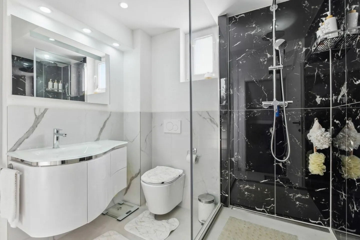 Charmantes Familienhaus mit Garten - Foto 8 von 10